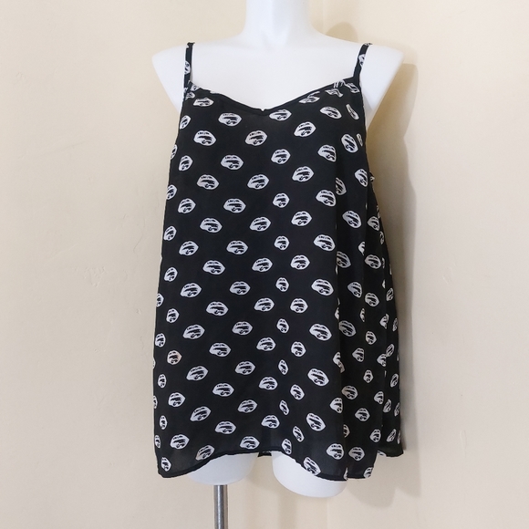 Torrid 2X Plus Size Lip Print Black & White Georgette Sheer Edgy Tank Top Blouse - Picture 2 of 10